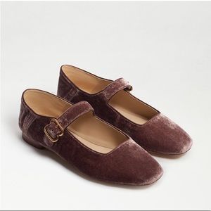 Mary Jane Velvet in Mauve, 9.5
